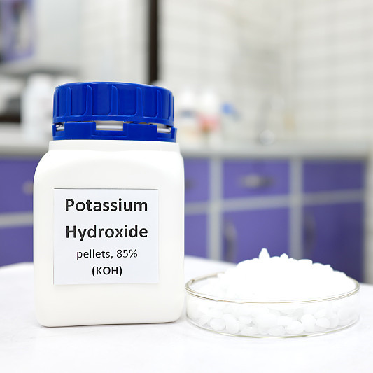 The configuration method of potassium hydroxide solution
